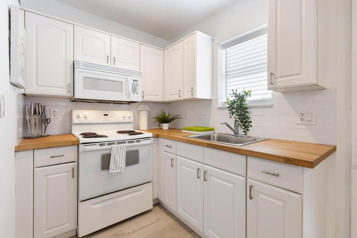 Dreamy 1-Bedroom Apt Walking Distance To Las Olas فورت لودرديل المظهر الخارجي الصورة